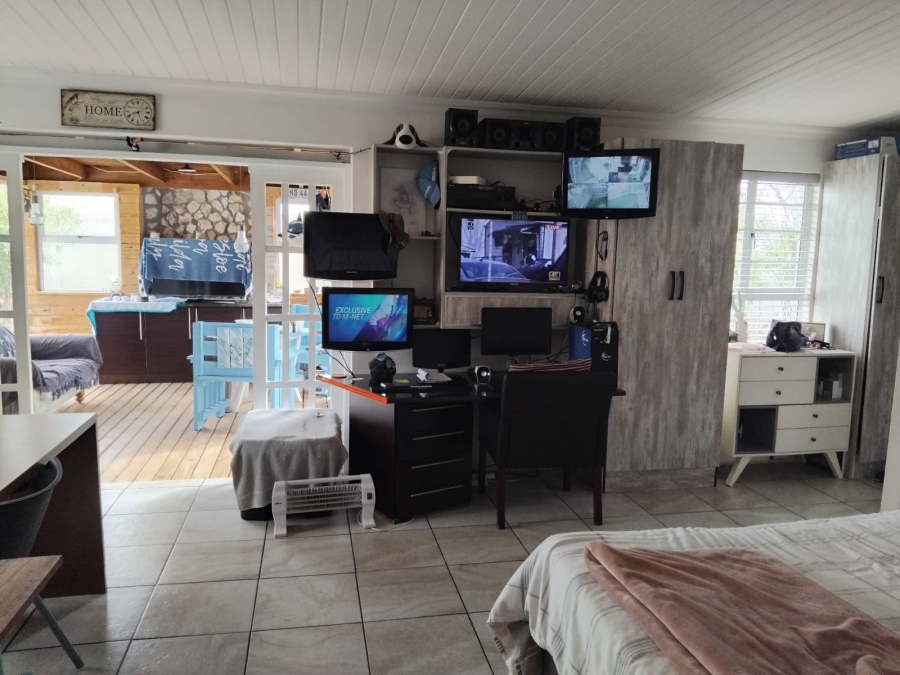 9 Bedroom Property for Sale in Country Club Western Cape